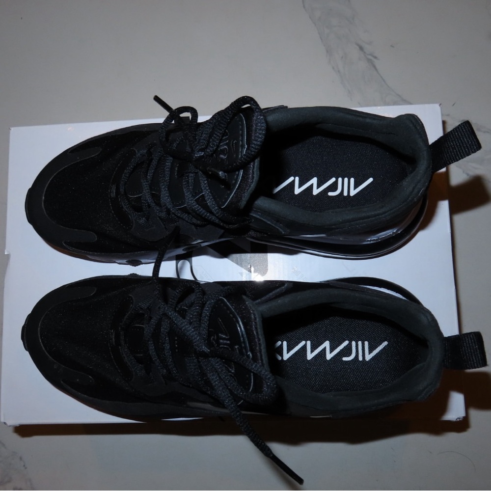 Nike Air Max 270 React BRAND NEW size 8.5 - Picture 6 of 10